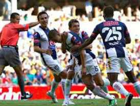 Pachuca venció 2-0 al América en el Estadio Azteca