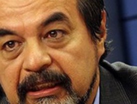 Zapatero deja que sea Moratinos el encargado de saludar al invitado más 'incómodo'