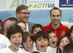 Iniesta se implica con Castilla-La Mancha en la difusión de hábitos de nutrición y deportivos