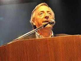 Néstor Kirchner muere por un paro cardíaco