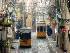 La Junta ofrece viajes a Londres y Lisboa por 55 euros para mayores con pocos recursos