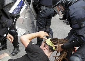 Se reabre el caso del desalojo de los indignados de Plaza Cataluña
