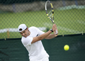 Nadal vence al brasileño Bellucci en su debut en Wimbledon