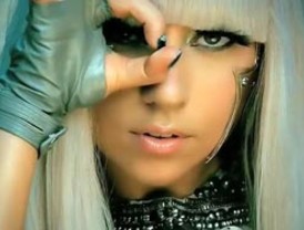 Lady Gaga y Luc Carl se comprometieron