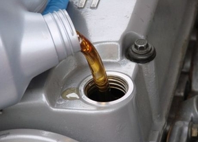 Cambiar el aceite y el filtro del vehículo tiene un coste medio en España de 90 euros