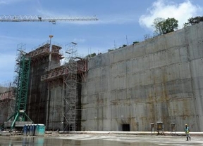 Panamá y Sacyr firman la paz para acabar las obras del Canal con un acuerdo de financiación