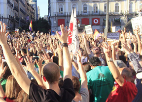 El 15-M saca a miles de personas a las calles al grito de "sí se puede"