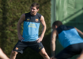Messi se lesiona y se pierde el debú en el banquillo de Tito Vilanova en el Hamburgo-Barça 