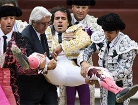 Medvédev, tan impresentable como Putin o más