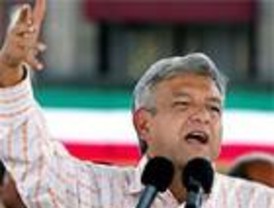 López Obrador se autoproclama "presidente" de México