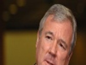 Rajoy cede a las presiones del PSOE para renovar el Constitucional