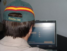 Una 'cibercelestina' enseña a ligar en plena era digital