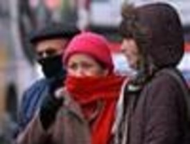 El frío deja 18 muertos y suspensión de clases