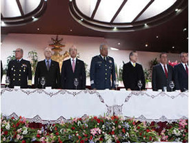 Una joven muerta y 27 heridos al volcar un autobús en Carmona