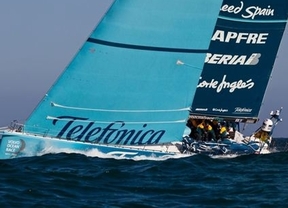 El 'Telefónica' de Iker Martínez vuela y amenaza el liderato del 'Groupama' en la Ocean race