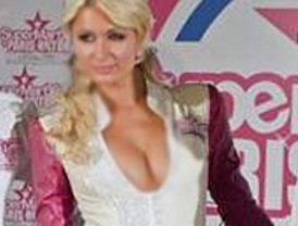 Paris Hilton presenta su propio equipo de motociclismo 125cc