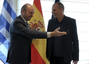 Varoufakis, en "perfecta armonía con De Guindos", ve 'una luz al final del túnel griego'