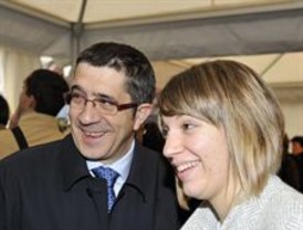 La hija de Isaías Carrasco pide a Aralar que 'no ponga excusas' a su ausencia en el Día de la Memoria