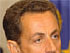 Sarkozy ve 'sorprendente' que Moody's rebaje la nota de Irlanda