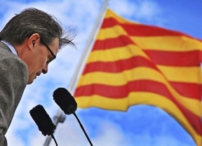 El Gobierno declara la 'guerra de banderas' a los ayuntamientos catalanes que incumplan la ley