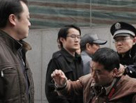 China: la policía reprime las revueltas convocadas en Facebook