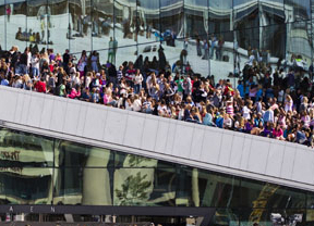 Los 'beliebers' en Noruega esperando a Justin Bieber