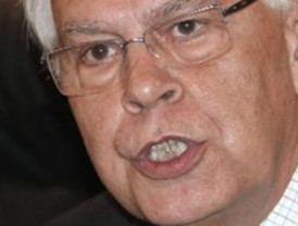 Felipe González, sobre las energías renovables: 'La esencia de la democracia es aceptar la derrota'