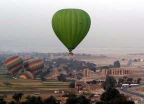 Suspendidos los vuelos de globo sobre Luxor tras el accidente