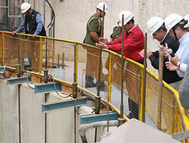 Funcionarios forenses allanan consulta de dermatólogo de Jackson