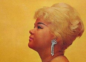 Etta James no ha muerto, la acabo de escuchar diciendo 'que quiere hacer el amor conmigo'