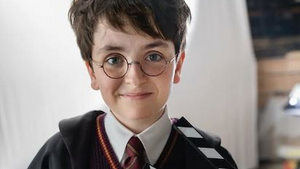 HBO Max publica la primera foto del actor que hará de Harry Potter en la serie vestido de mago