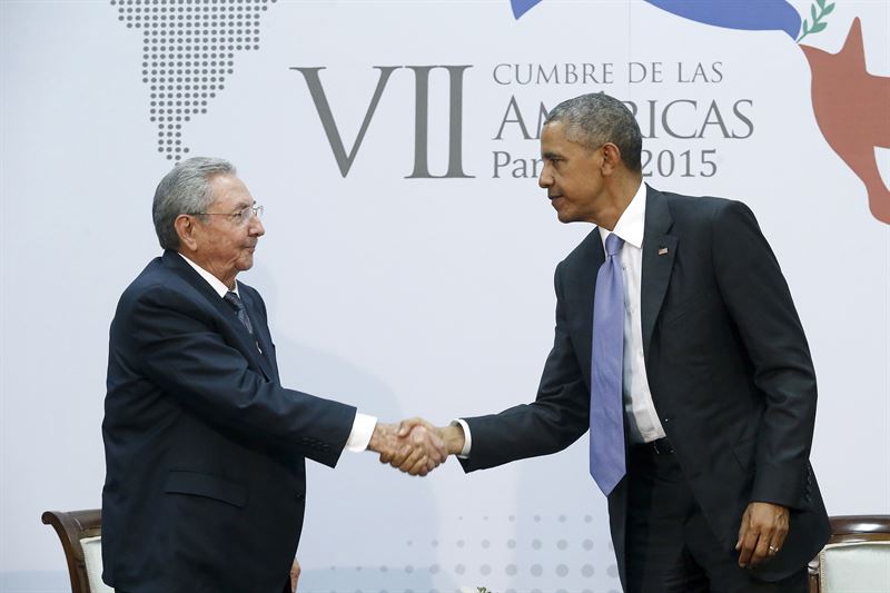 Obama logra que la bandera estadounidense vuelva a ondear en La Habana