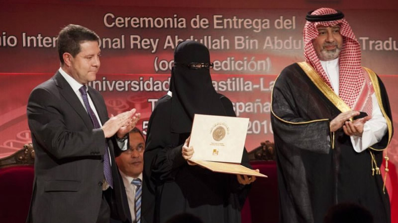 La polémica de García-Page y su foto con una mujer con burka