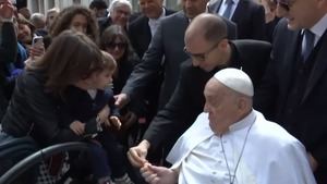 El Papa reaparece por sorpresa este domingo de Ramos en la Plaza de San Pedro