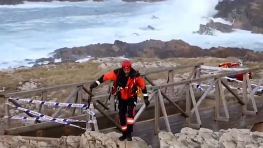 Pasarela rota en Santander