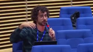 Despedido el periodista italiano que preguntó si Israel debería costear la reconstrucción de Gaza