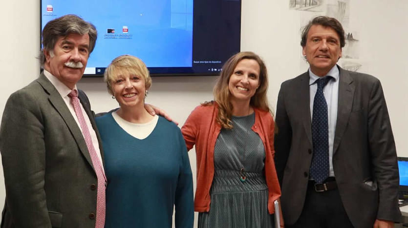 Los ponentes del coloquio 'Autolesiones en adolescentes, ¿qué podemos hacer?'