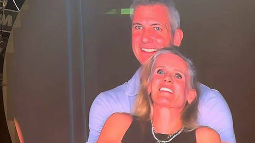 Pareja pillada en la Kiss Cam de Coldplay