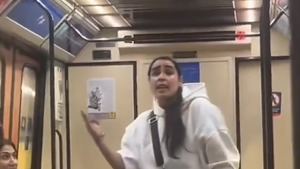 El vídeo viral de una mujer en el metro con polémicas proclamas racistas e islamófobas