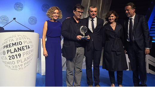 Javier Cercas gana el Premio Planeta 2019 con una novela sobre los Mossos y los disturbios en Cataluña de 2017