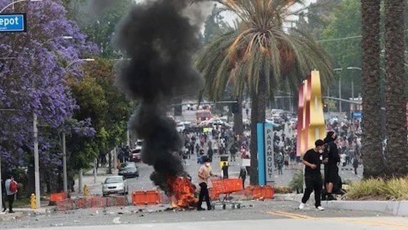 Protestas en Los Ángeles por las redadas contra la inmigración ilegal