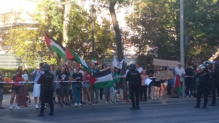 Protestas propalestinas durante la etapa final de la Vuelta ciclista en Madrid