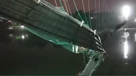 Ya son más de 130 los muertos en India por la caída del puente de Morbi