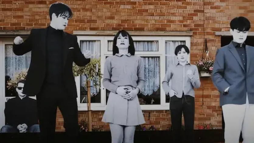 Fotograma del videoclip de 'Spike Island' de Pulp