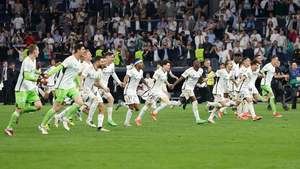 Los jugadores del Real Madrid celebran el pase a la final