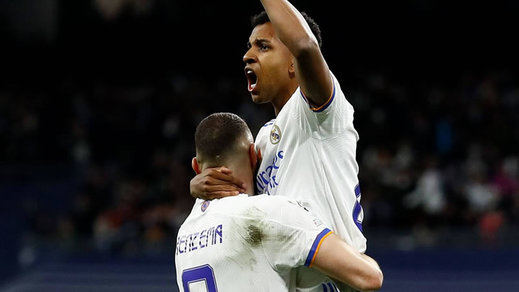Rodrygo celebra su gol con Benzema