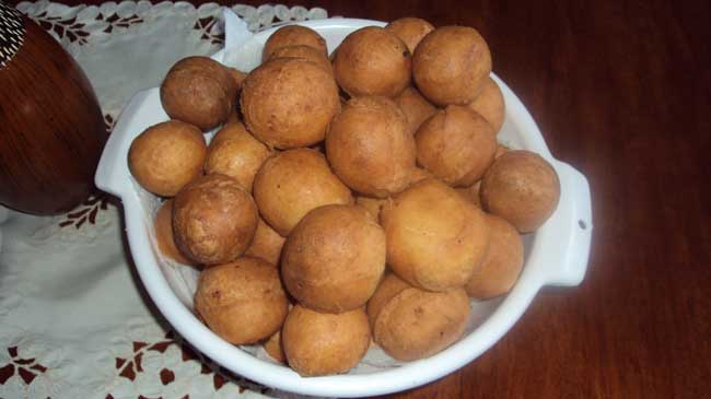 Buñuelos de viento rellenos de crema: rápidos y deliciosos