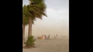 Susto en Granada tras un reventón térmico: Salvamento tuvo que rescatar a 6 personas en el mar