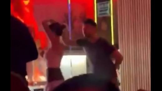 Gabriel Rufián bailando con Ester Expósito