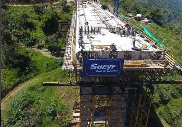 Puente construido por Sacyr en Colombia